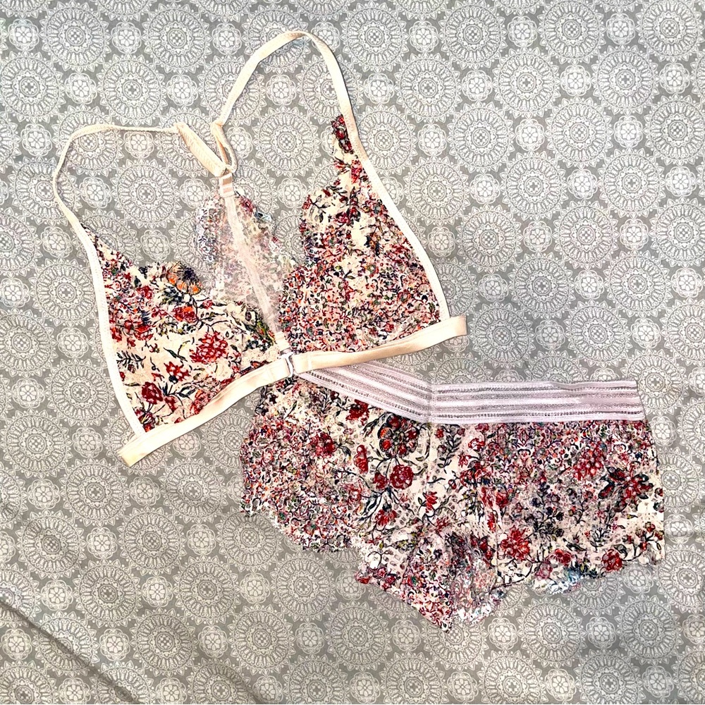 Victoria’s Secret lace bralette set